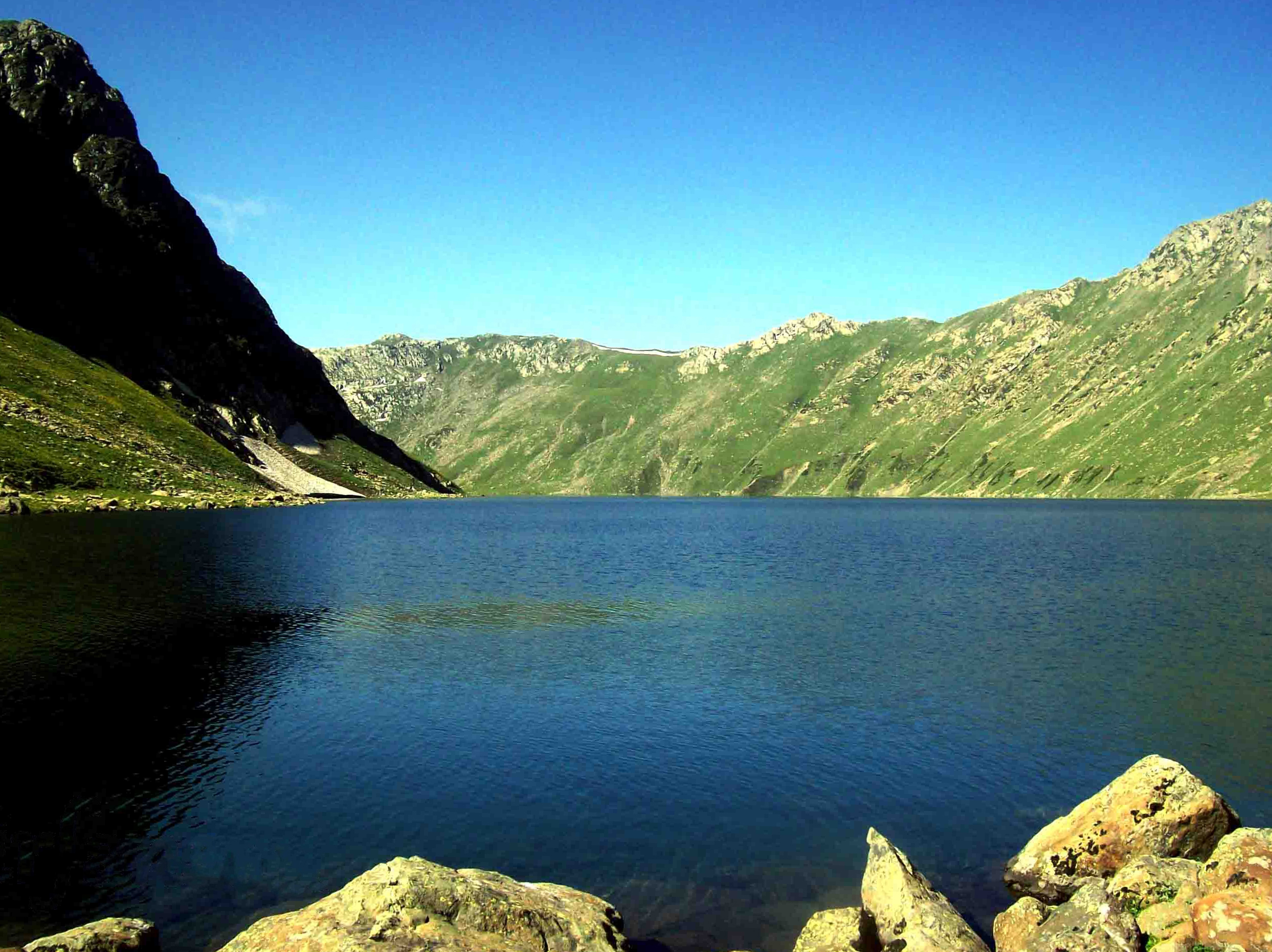 Tarsar Marsar alpine lakes in Kashmir